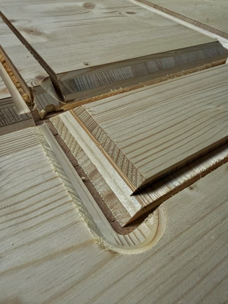 CNC Machining of 3-Ply Solid Wood Panels: Direct 45° Miter Cuts and Seamless Corner Joints